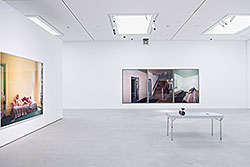 Large light ceiling panels constitute the main elements of the lighting system in all the rooms for temporary exhibitions on the ground floor and in almost all the cubes on the two upper floors